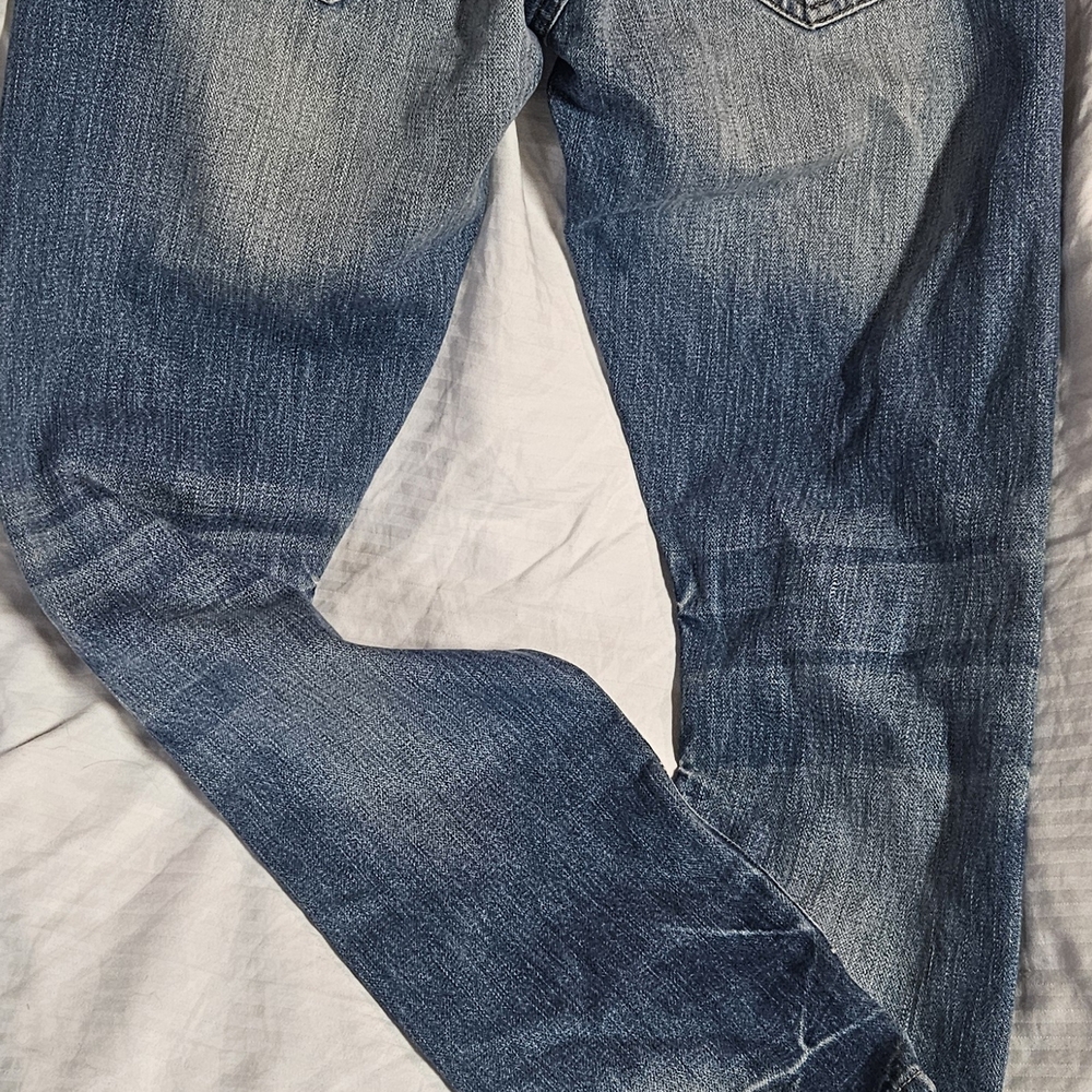 True Religion Blue Cropped Jeans with Embroidered Floral Patches - Picture 11 of 16